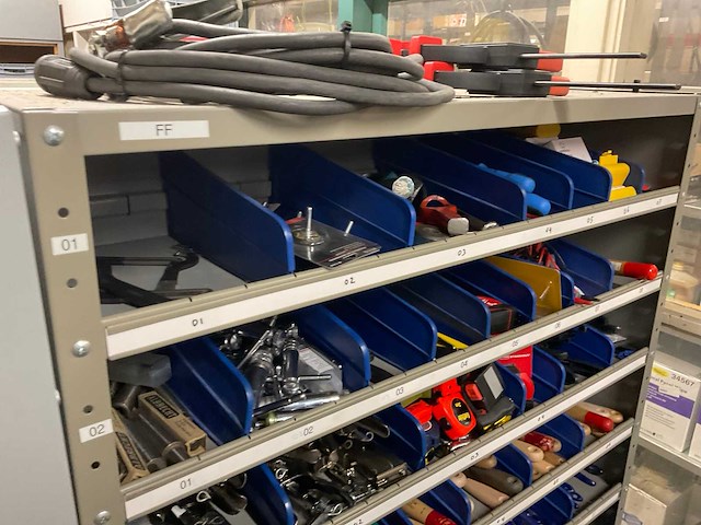 Kast met handgereedschap (6x) - afbeelding 21 van  26