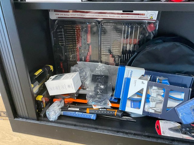 Kast met handgereedschap - afbeelding 2 van  10