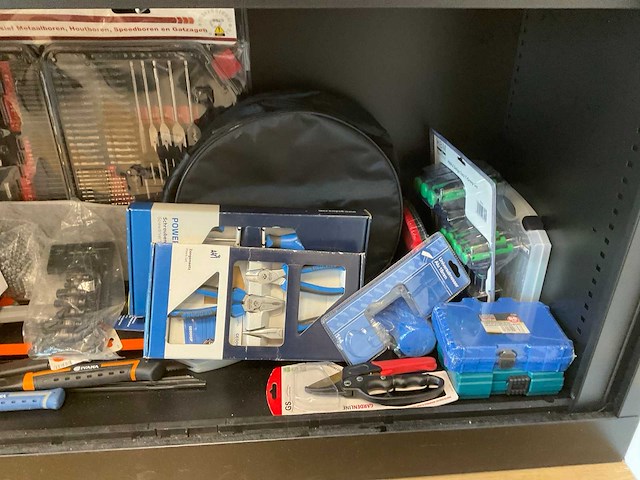 Kast met handgereedschap - afbeelding 10 van  10