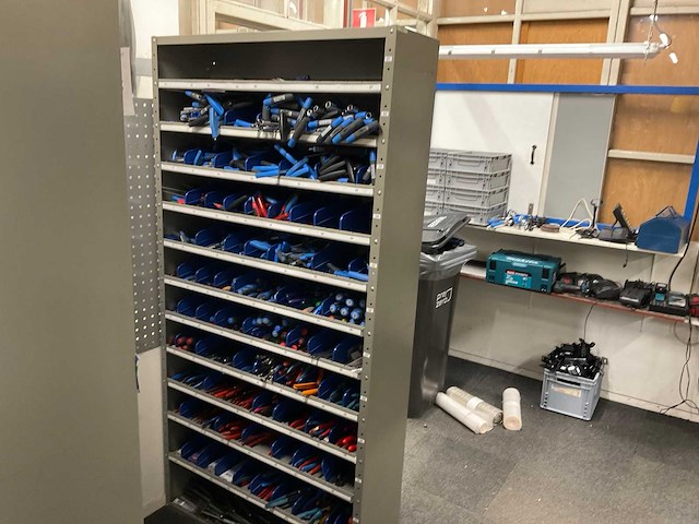 Kast met handgereedschap - afbeelding 1 van  7