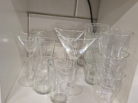 Kast met huishoudelijke artikelen - afbeelding 13 van  23