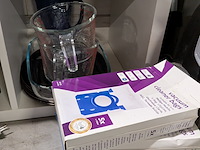 Kast met huishoudelijke artikelen - afbeelding 15 van  23