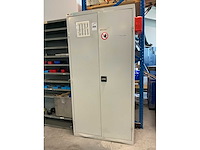 Kast met inhoud (2x) - afbeelding 3 van  10