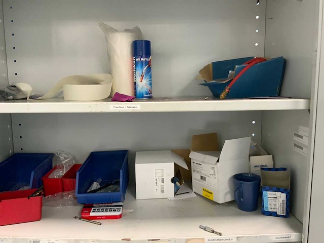 Kast met inhoud (2x) - afbeelding 8 van  10