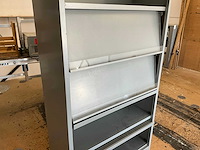 Kast met inhoud (4x) - afbeelding 17 van  23