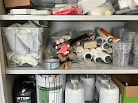 Kast met inhoud (4x) - afbeelding 23 van  23