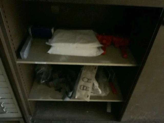 Kast met inhoud (7x) - afbeelding 11 van  36