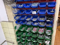 Kast met inhoud (7x) - afbeelding 26 van  36