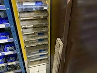 Kast met inhoud (7x) - afbeelding 35 van  36