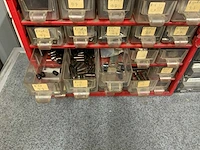 Kast met inhoud (8x) - afbeelding 6 van  7
