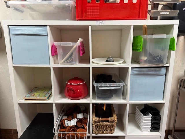 Kast met inhoud horeca benodigdheden - afbeelding 5 van  7