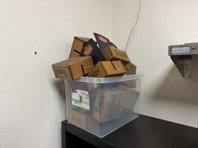 Kast met inhoud horeca benodigdheden - afbeelding 2 van  5
