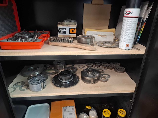 Kast met inhoud - afbeelding 3 van  5