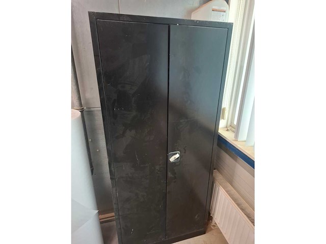 Kast met inhoud - afbeelding 5 van  5