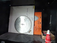 Kast met inhoud - afbeelding 2 van  5