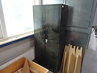 Kast met inhoud - afbeelding 5 van  5