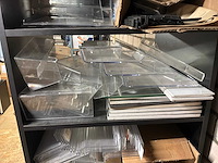 Kast met inhoud - afbeelding 2 van  6