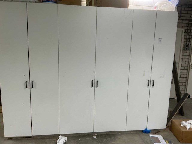 Kast met inhoud - afbeelding 2 van  10