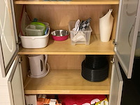 Kast met inhoud - afbeelding 4 van  5