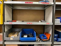 Kast met inhoud - afbeelding 13 van  14