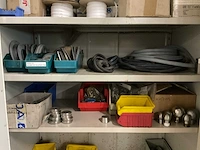 Kast met inhoud - afbeelding 3 van  4