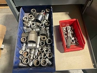 Kast met inhoud - afbeelding 3 van  25