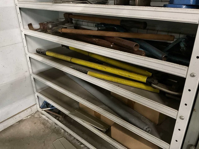 Kast met inhoud - afbeelding 5 van  6