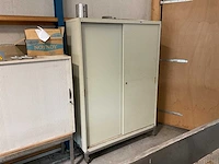 Kast met inhoud - afbeelding 11 van  12