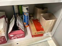 Kast met inhoud - afbeelding 3 van  8