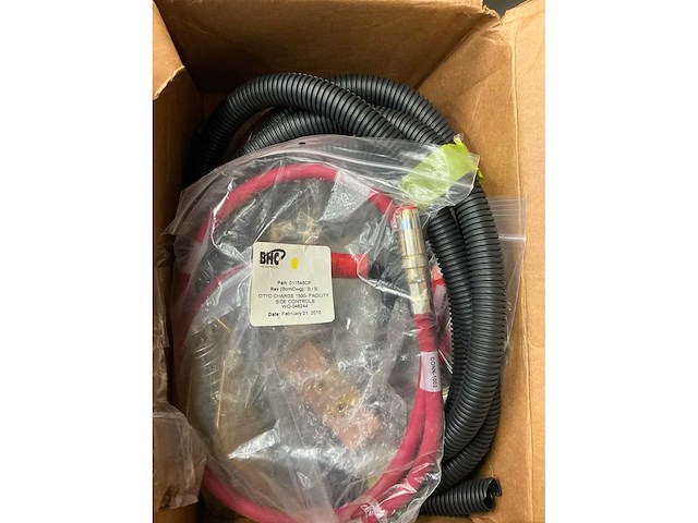 Kast met inhoud - afbeelding 7 van  8