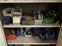 Kast met inhoud - afbeelding 3 van  4