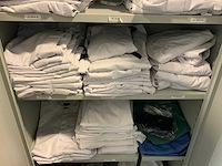 Kast met kleding en wasmanden - afbeelding 7 van  10