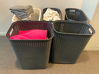 Kast met kleding en wasmanden - afbeelding 9 van  10