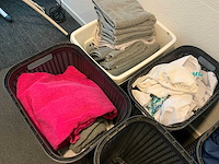 Kast met kleding en wasmanden - afbeelding 10 van  10