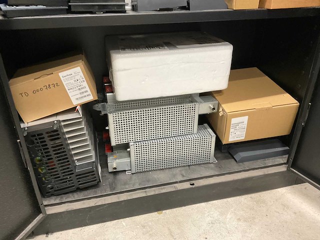 Kast met meetgereedschap - afbeelding 2 van  10