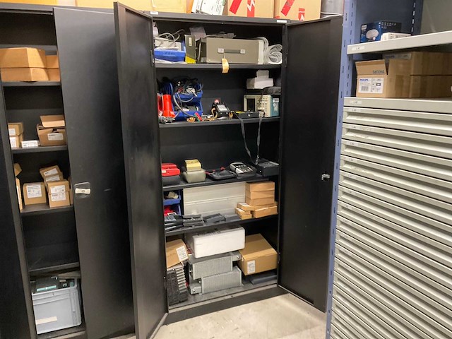 Kast met meetgereedschap - afbeelding 1 van  10