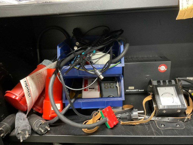 Kast met meetgereedschap - afbeelding 8 van  10