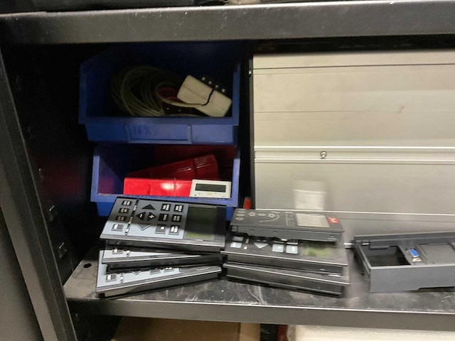 Kast met meetgereedschap - afbeelding 9 van  10