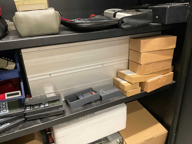 Kast met meetgereedschap - afbeelding 10 van  10