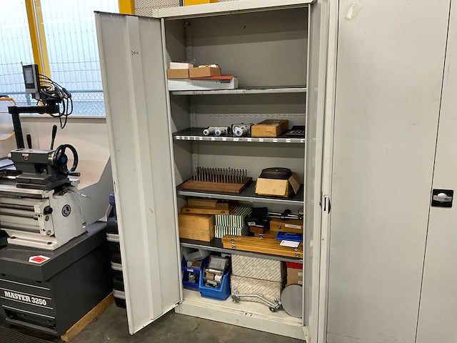 Kast met meetgereedschap - afbeelding 1 van  22