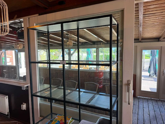 Kast met metalen frame en glas - afbeelding 3 van  5