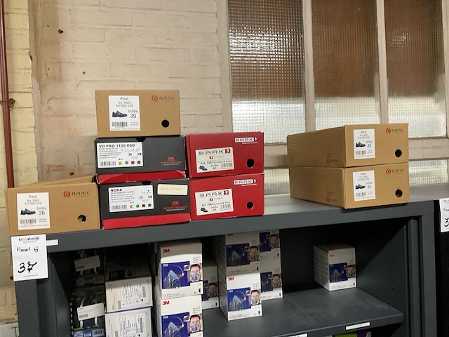 Kast met onderhouds- en beschermingsmiddelen (5x) - afbeelding 4 van  27