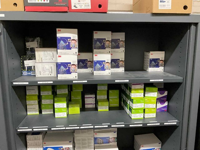 Kast met onderhouds- en beschermingsmiddelen (5x) - afbeelding 5 van  27