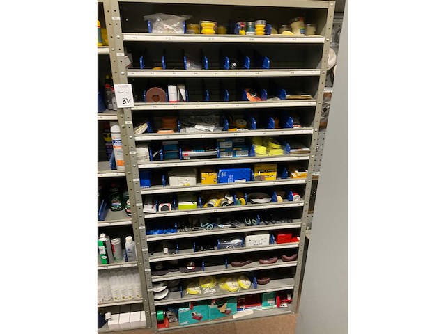 Kast met onderhouds- en beschermingsmiddelen (5x) - afbeelding 8 van  27