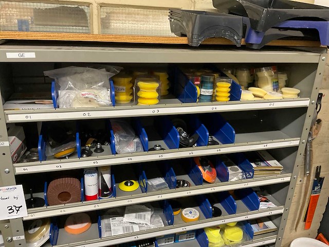 Kast met onderhouds- en beschermingsmiddelen (5x) - afbeelding 9 van  27