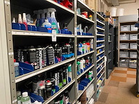 Kast met onderhouds- en beschermingsmiddelen (5x) - afbeelding 1 van  27