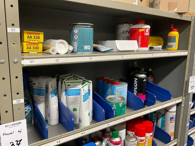 Kast met onderhouds- en beschermingsmiddelen (5x) - afbeelding 15 van  27