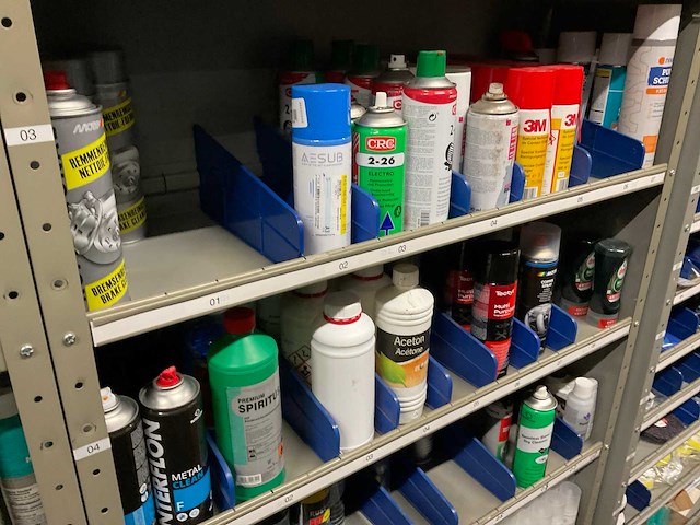 Kast met onderhouds- en beschermingsmiddelen (5x) - afbeelding 16 van  27