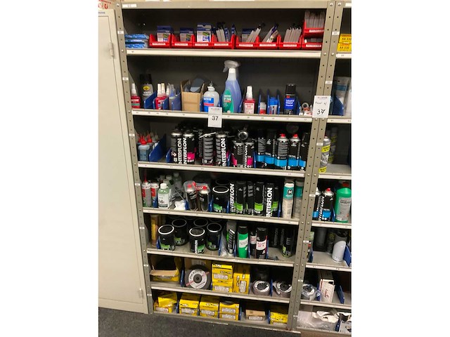 Kast met onderhouds- en beschermingsmiddelen (5x) - afbeelding 17 van  27