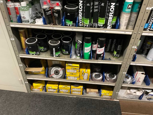 Kast met onderhouds- en beschermingsmiddelen (5x) - afbeelding 20 van  27